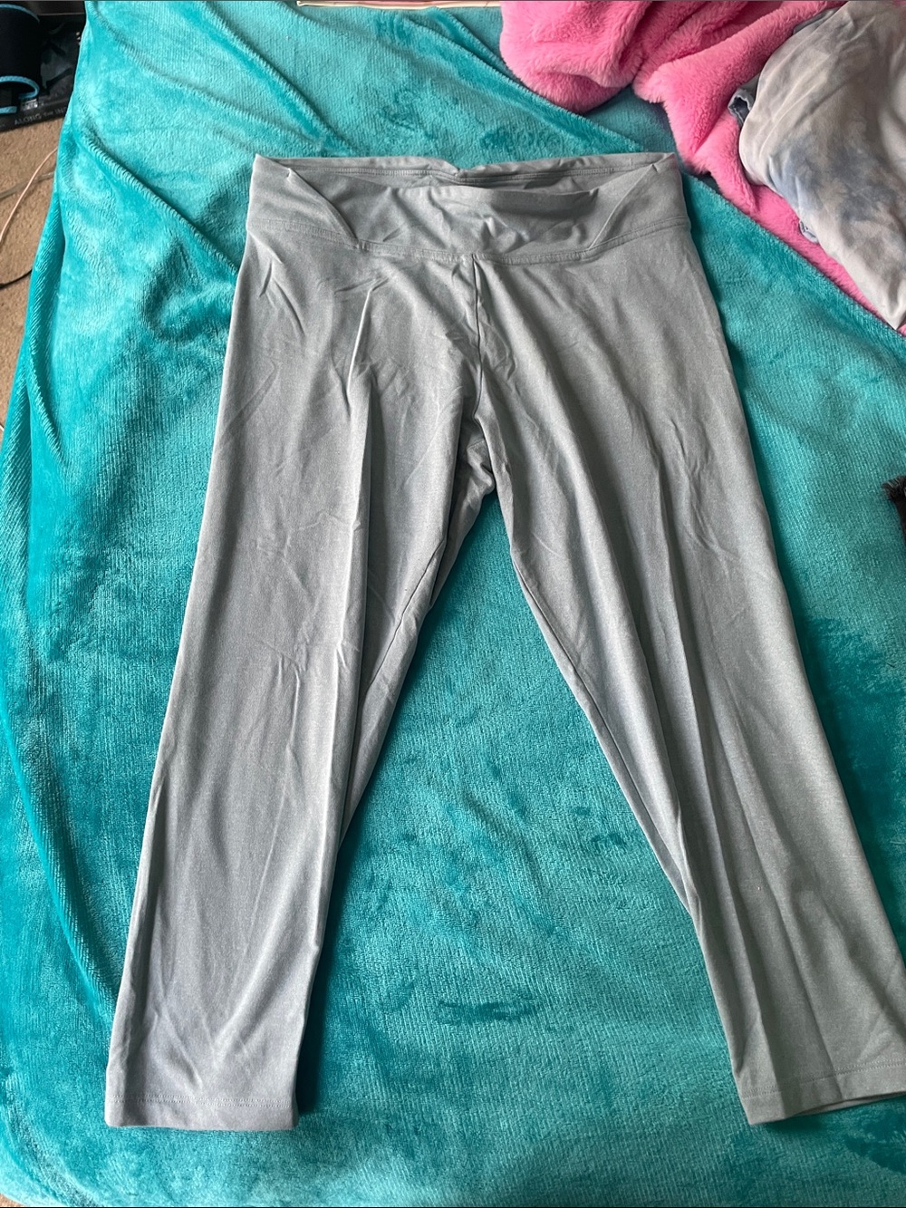 Victoria's Secret Light Gray Capri Leggings